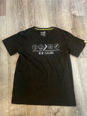 New Zealand Graphic Tee - Black
